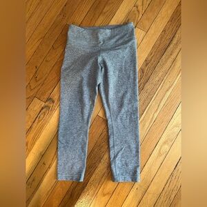 Lululemon Women’s 4 Gray Capri Leggings. Soft! Like New. Yoga Running Gym